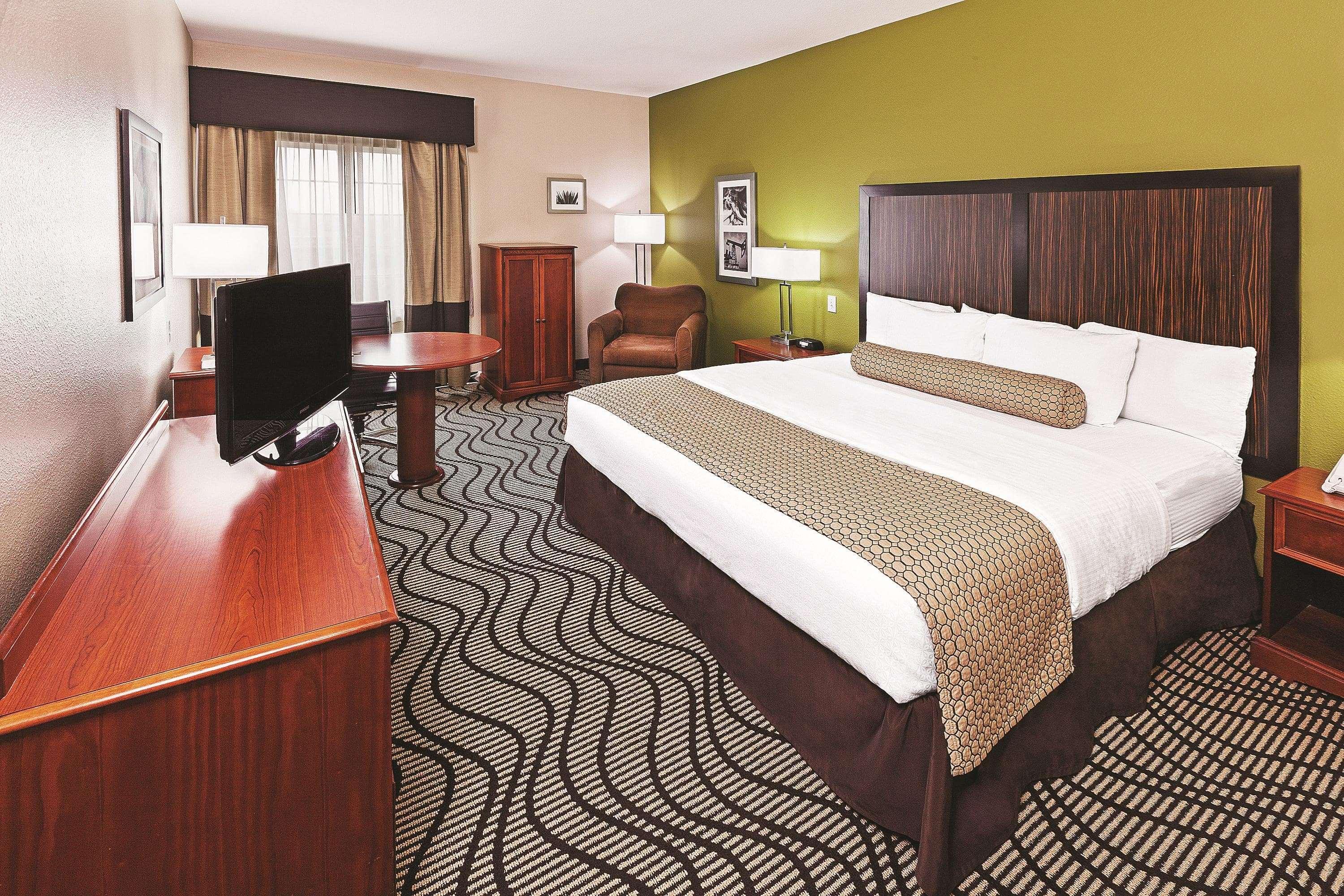 La Quinta By Wyndham Northwest Hotel
