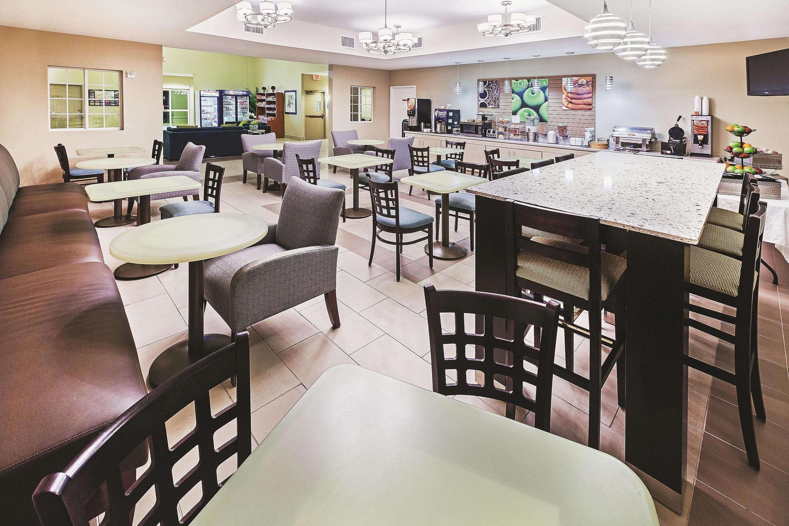 La Quinta By Wyndham Northwest Hotel Corpus Christi
