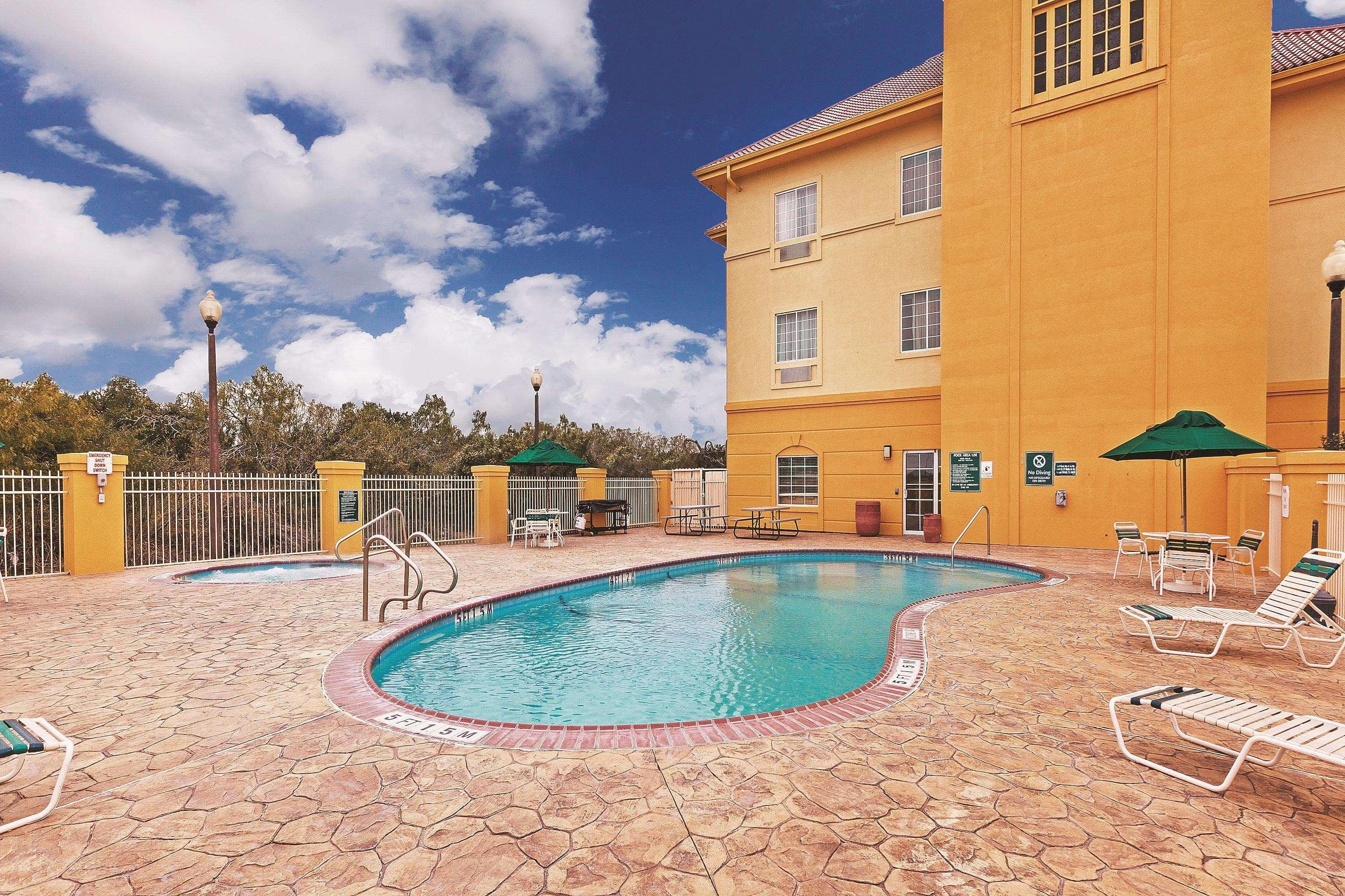 La Quinta By Wyndham Northwest Hotel