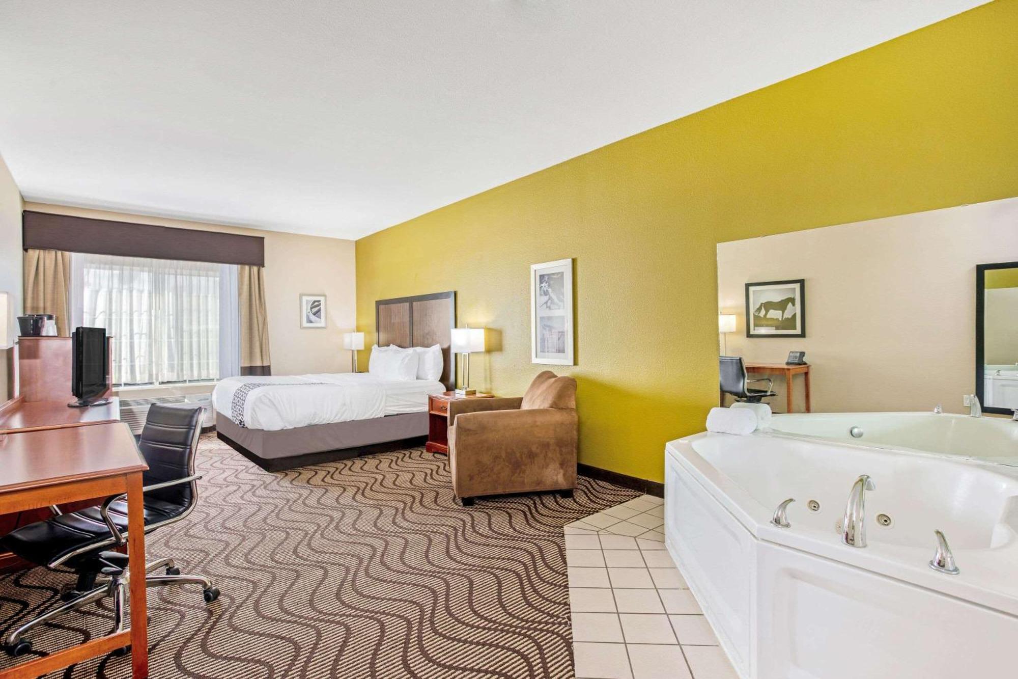 La Quinta By Wyndham Northwest 3*